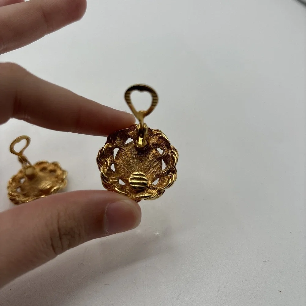 Signed Monet Gold Tone‎ Twisted Rope Comfort Clip On Dome Earrings